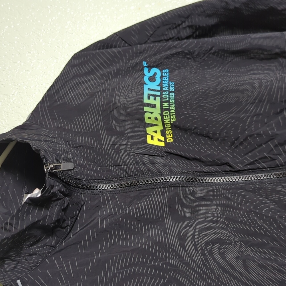 Fabletics Oversized Windbreaker Jacket. Small - image 4